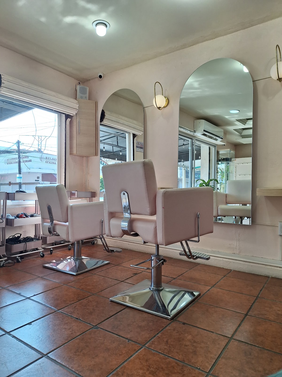 KAM STYLING STUDIO