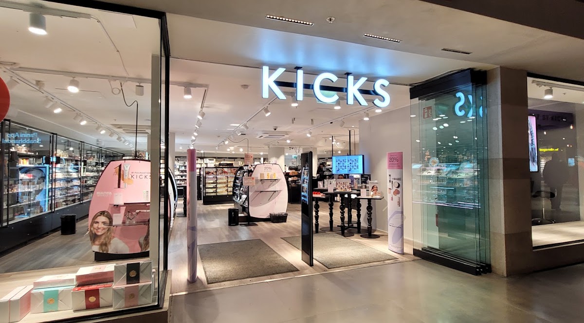 KICKS