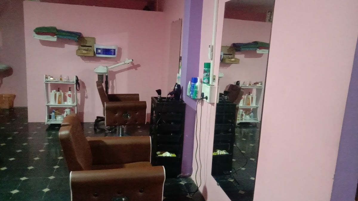 Looks Beauty Parlour Vuyyuru