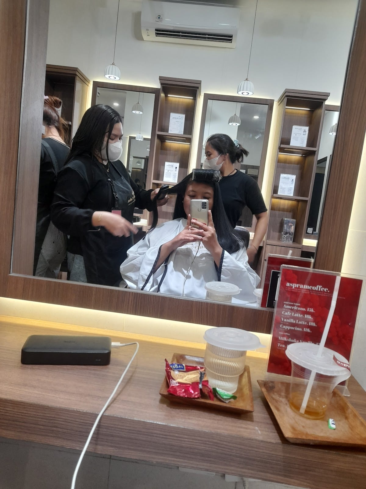 Day In Beauty Salon Sibanggede