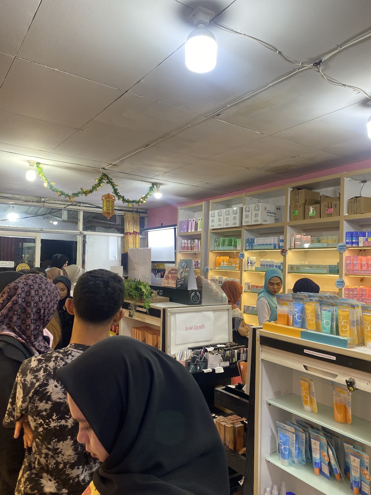 Ternate Kosmetik Muhajirin