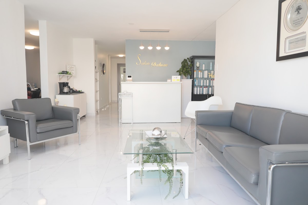 Salon Deluxe