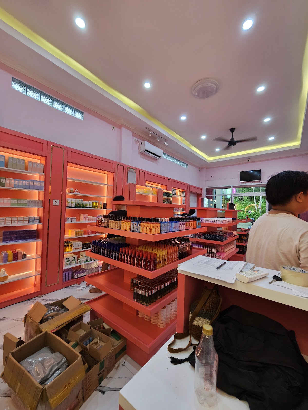 Gudang Kosmetik Viral (GKV)
