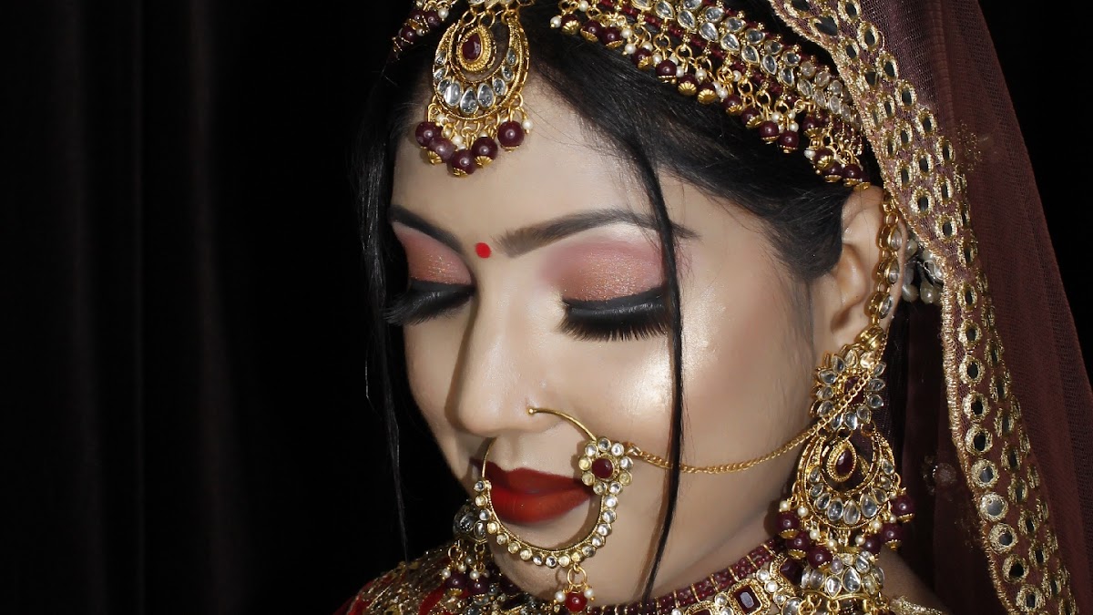 Mahi Makeovers and Hair Salon