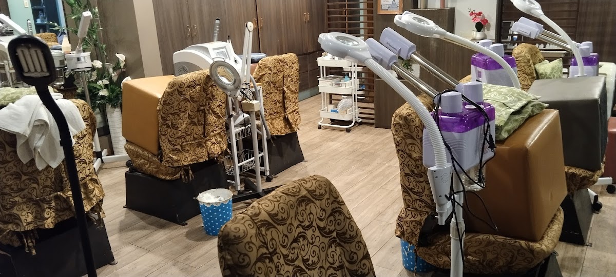 Helena Felice Salon & Spa
