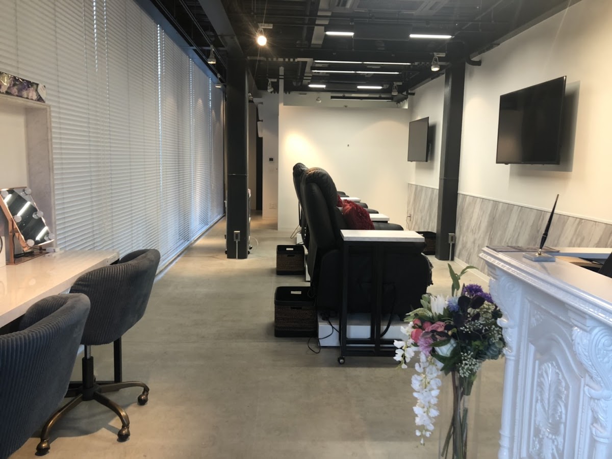 ASHUE Nail & Eyelash salon