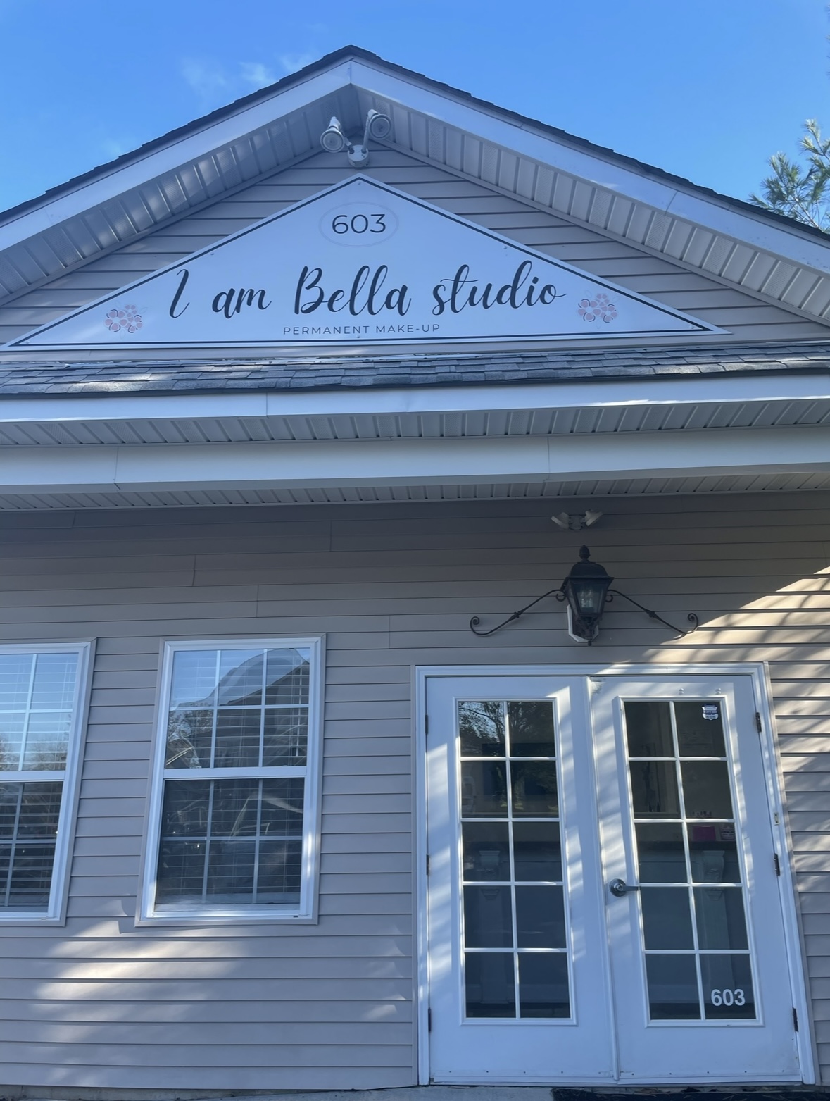 I Am Bella Studio