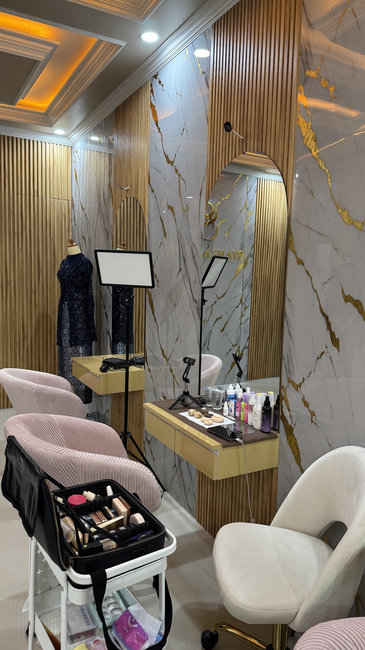 Syahla Studio, Makeup & Attire