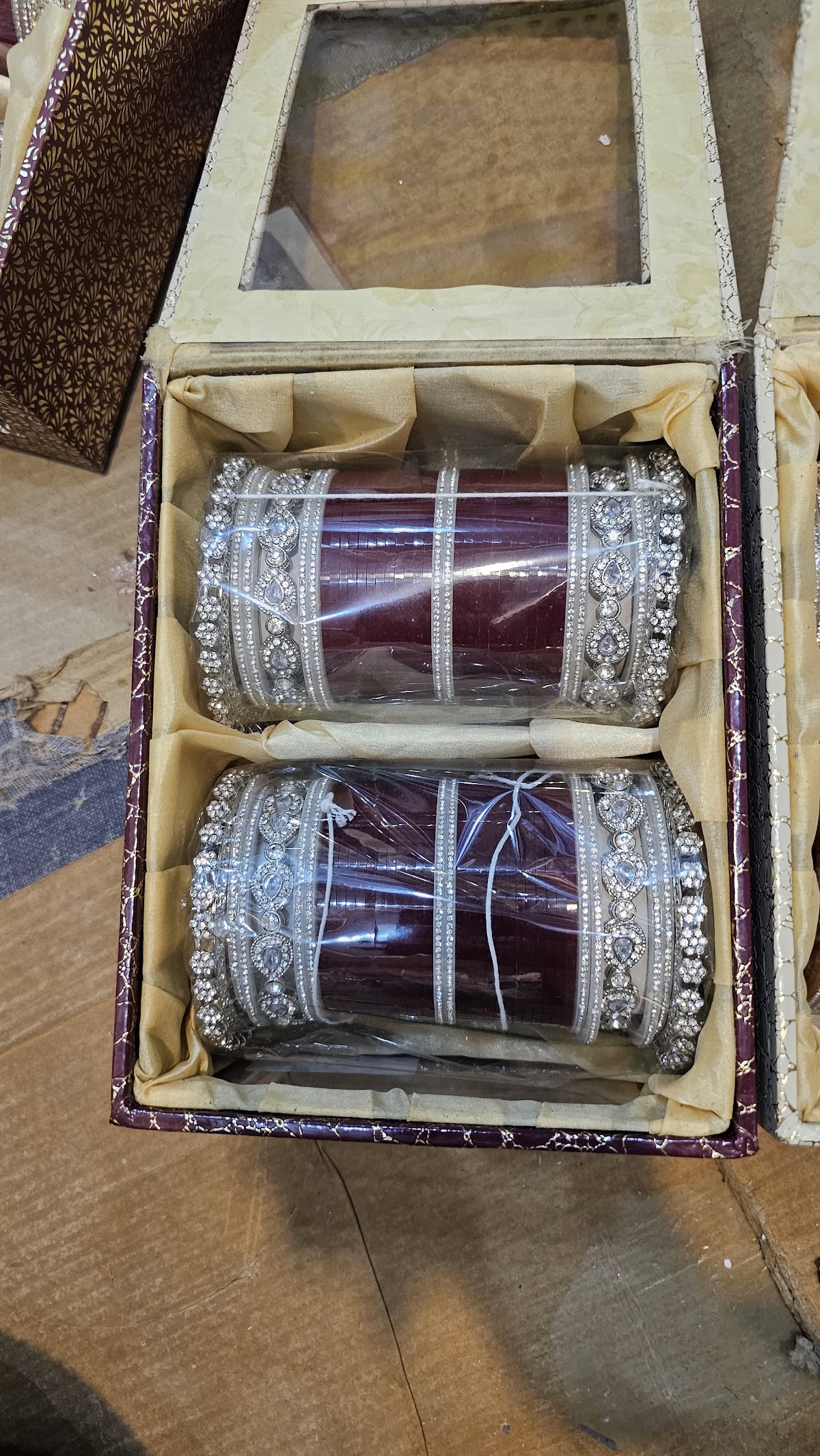 MAHIMA COSMETICS & GIFTS