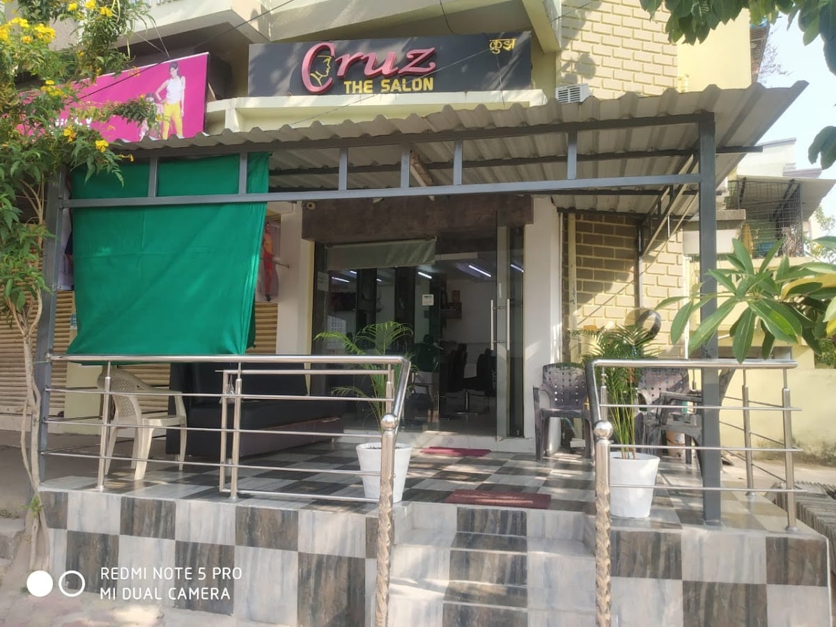 Cruz The Beauty Salon