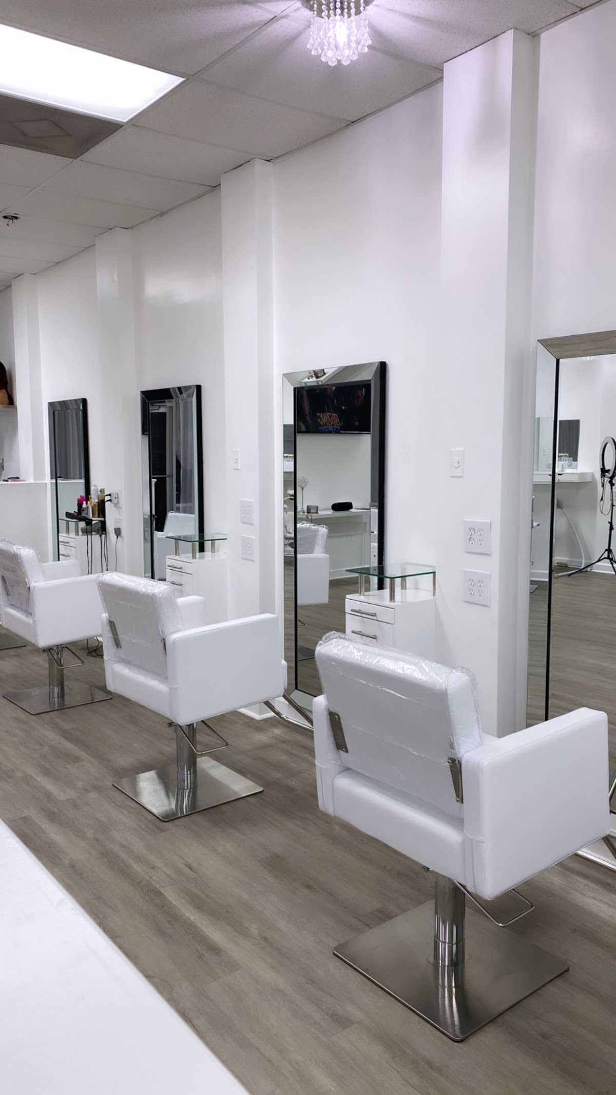 Theglamlyfe Beauty Bar