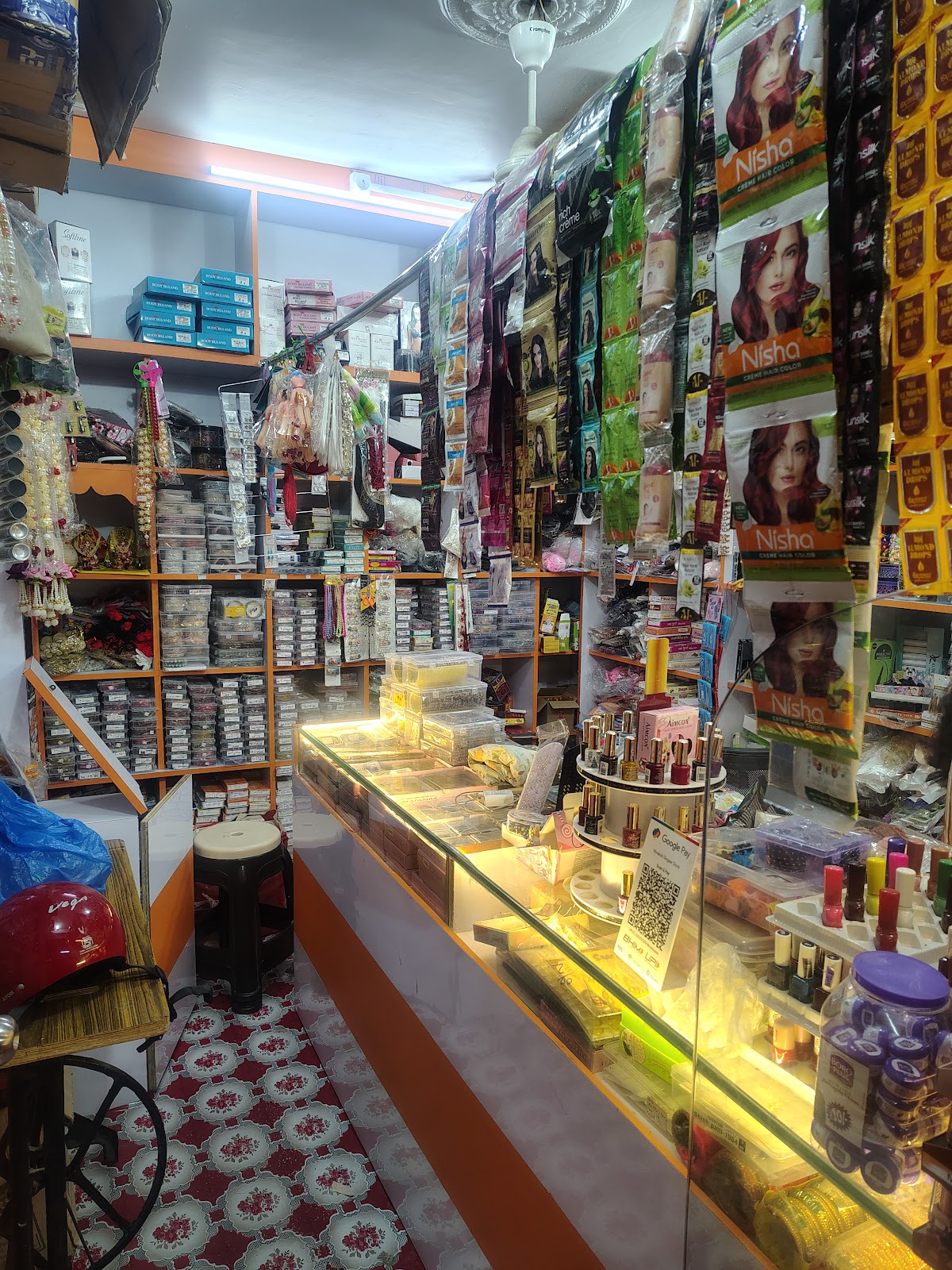 Minakshi Singaar Store