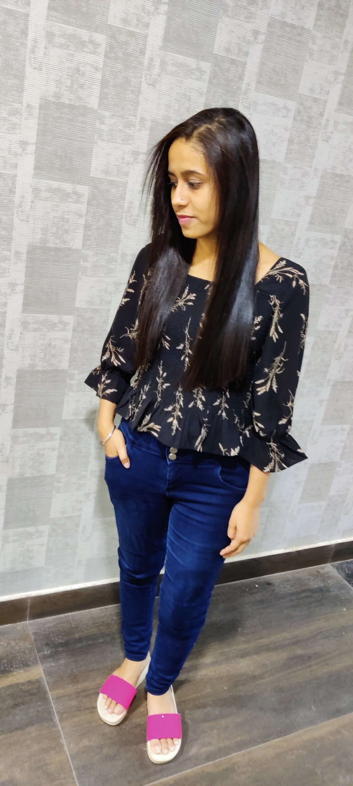 A-Star Fashion Unisex Salon
