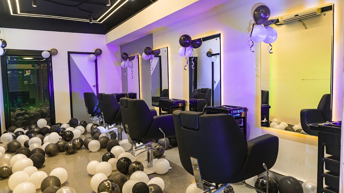 Luster Salon