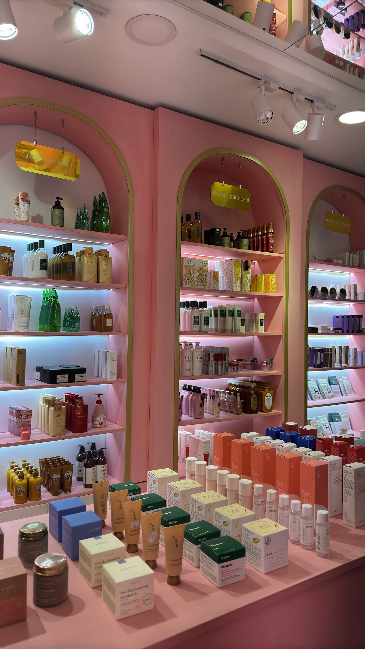Glowy Skin Korean & Japanese Cosmetics - Prishtine