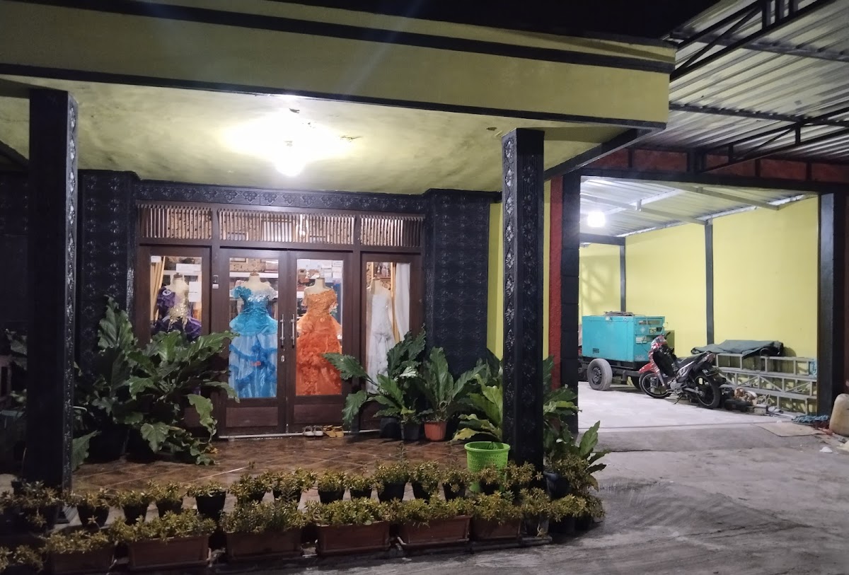 Rias Pengantin & Persewaan Alat Rahayu/Rahayu Shop Temanggung