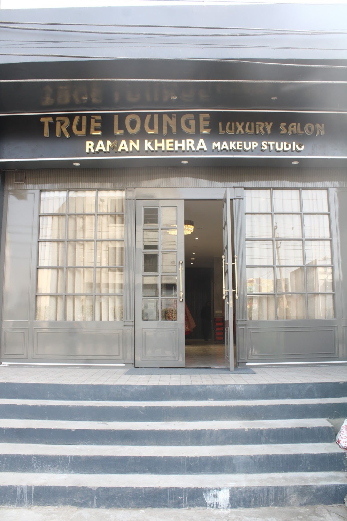 Raman Khehra Makeup Studio