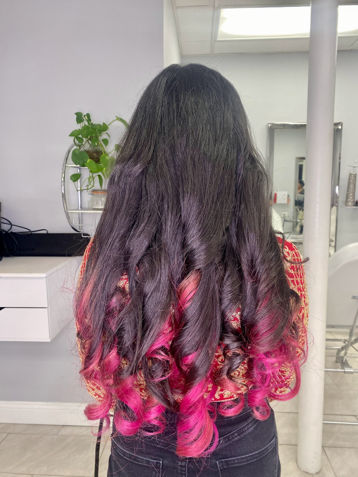 Salon 599