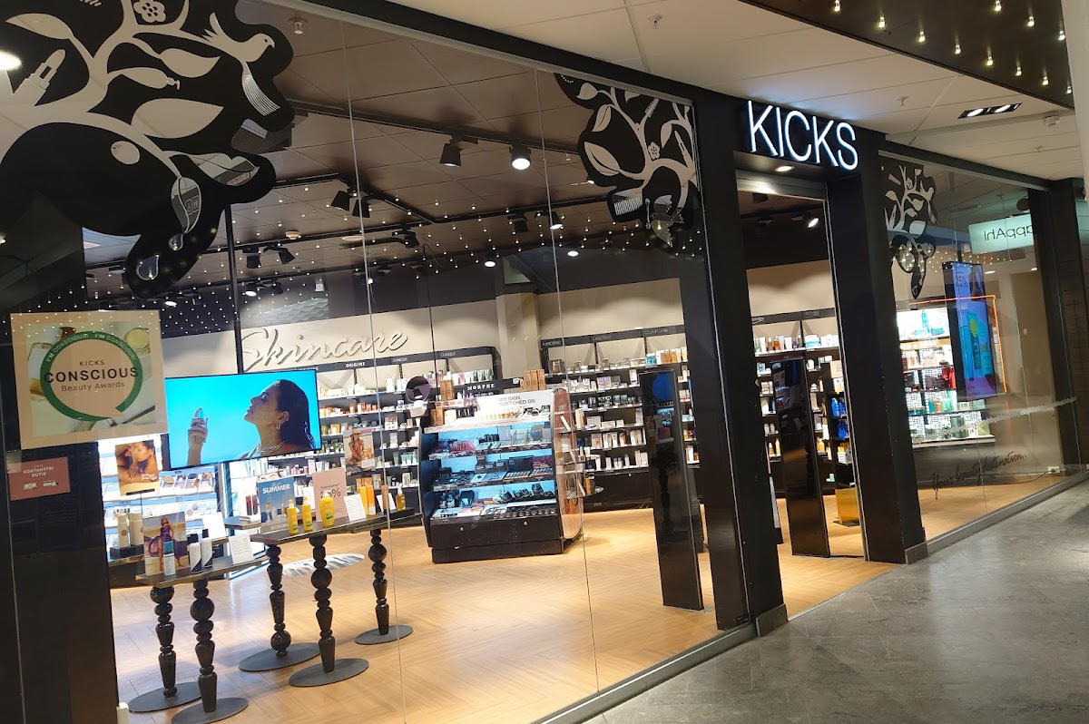 KICKS