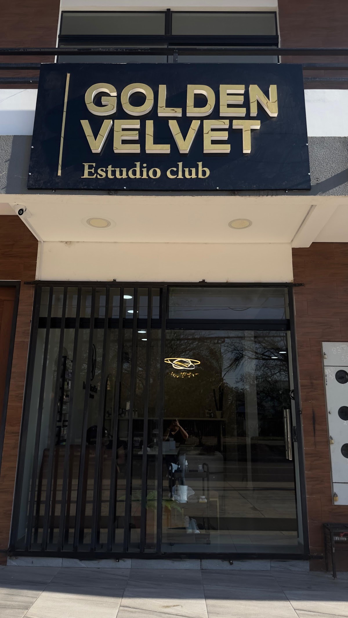 Golden Velvet Estudio