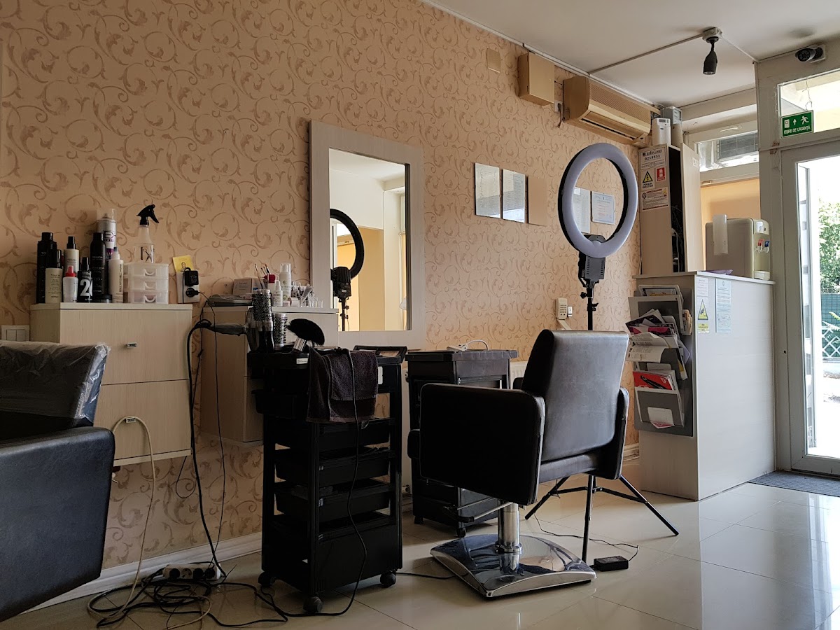 Loo Beauty Salon