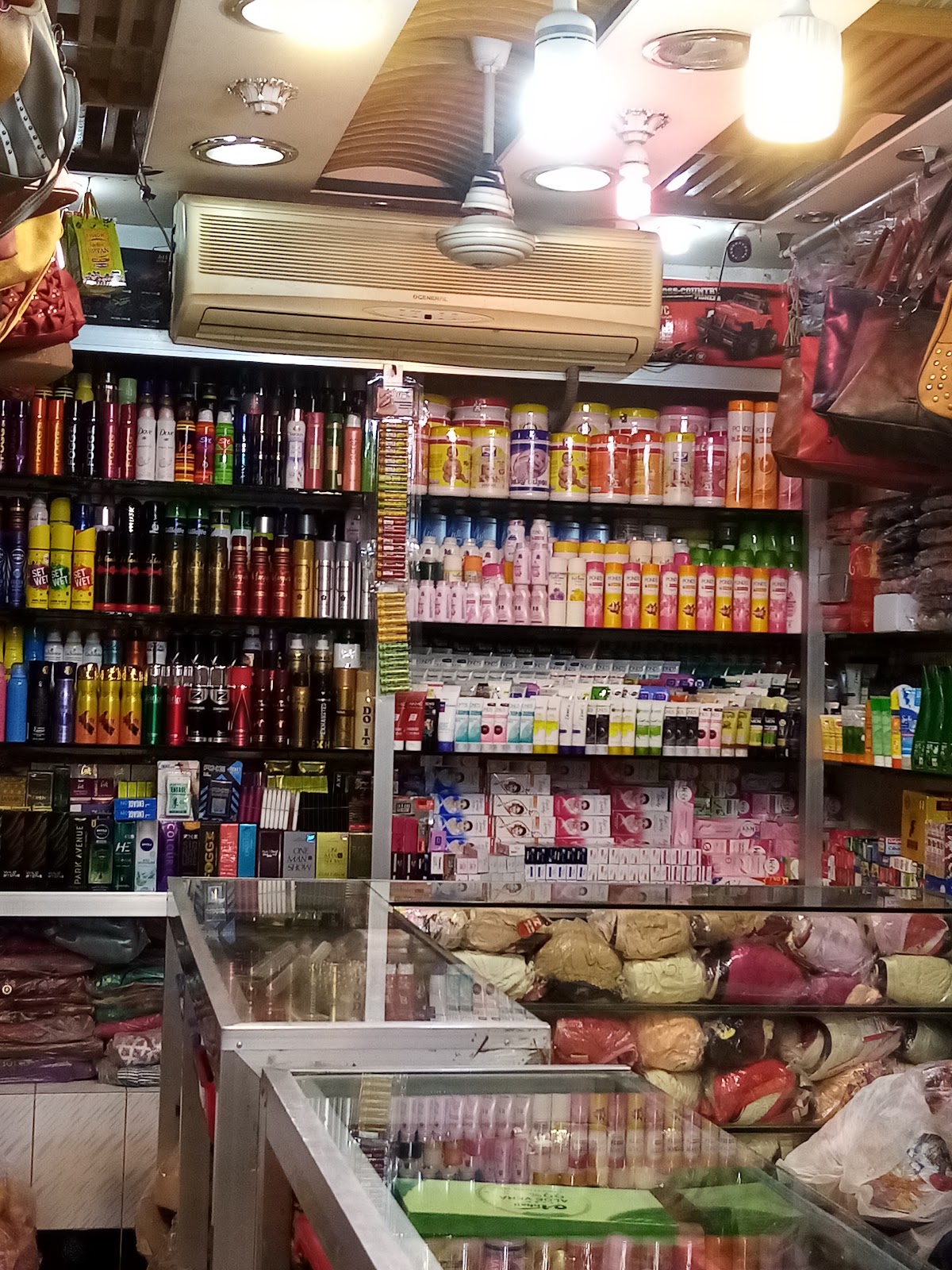Jiniya Fashion & Cosmetics House