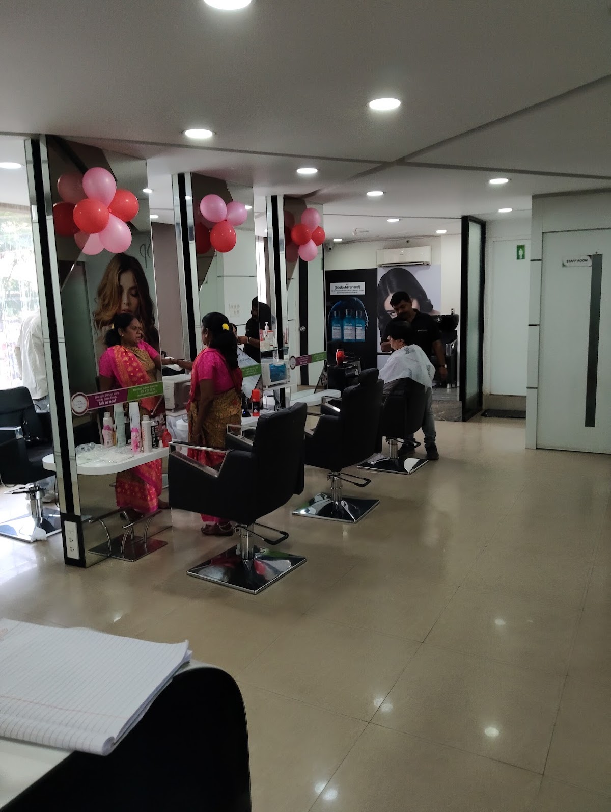 Green Trends Unisex Hair & Style Salon