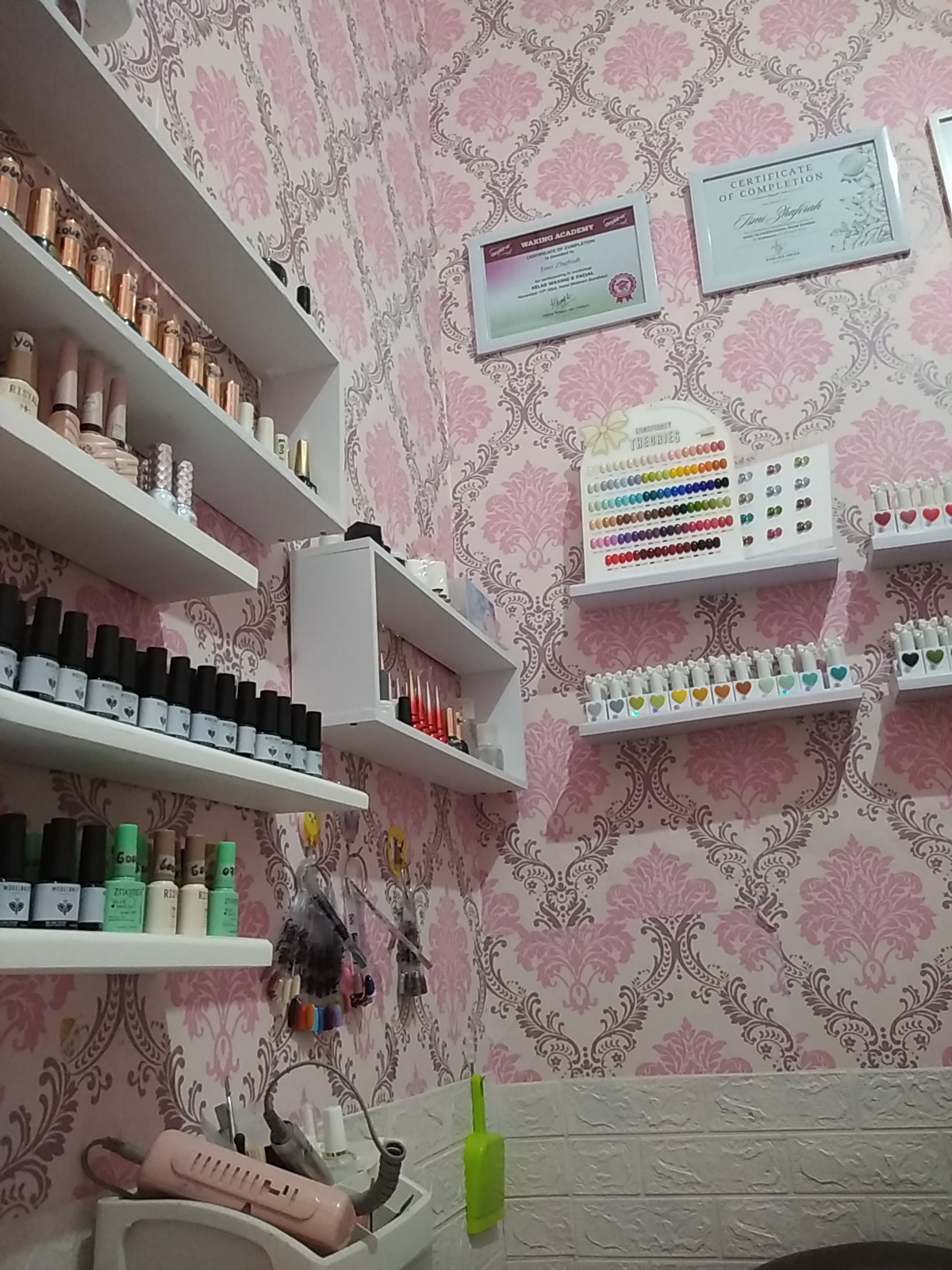 Ragazza Beauty Studio