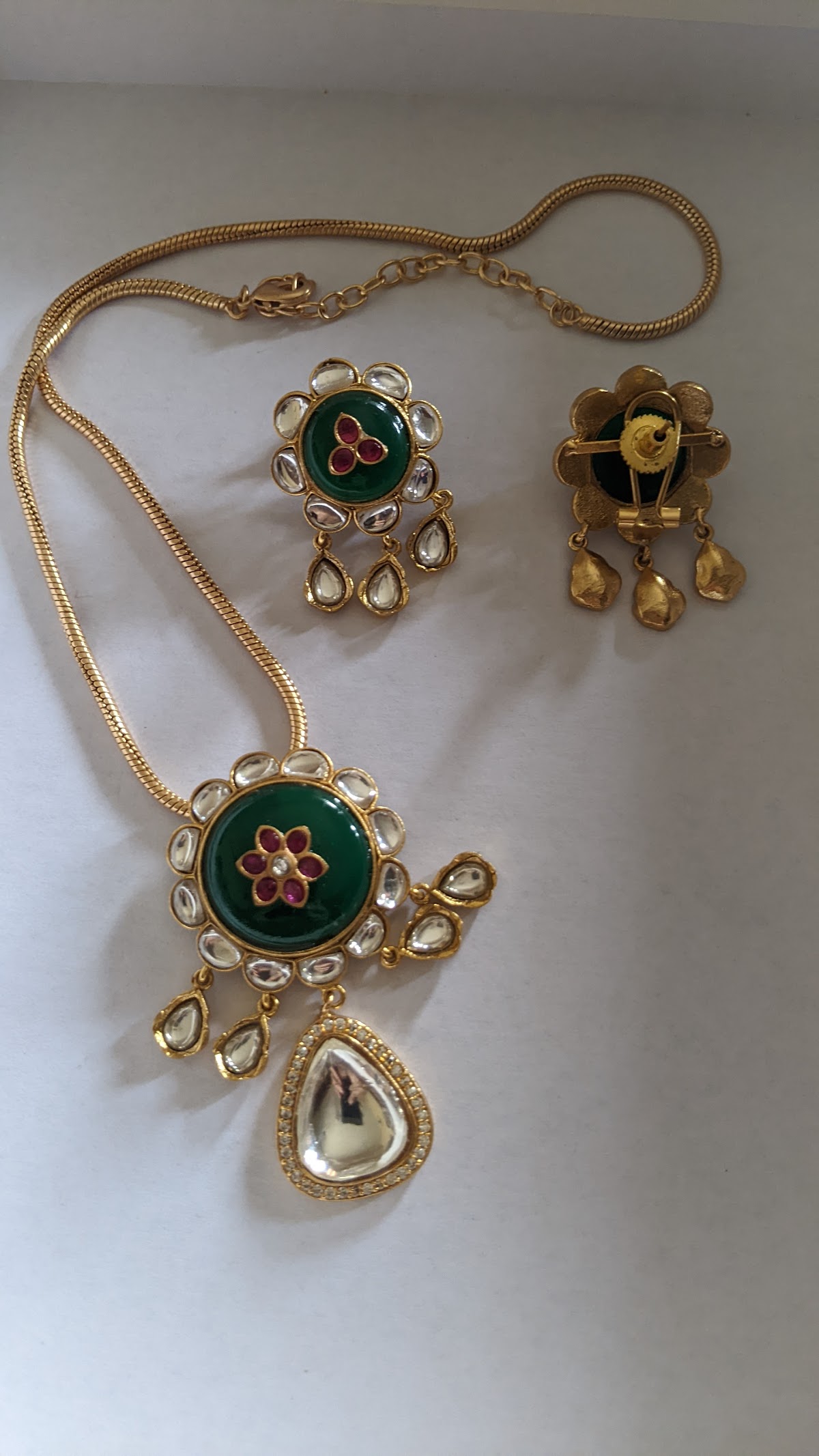 Shades Beauty Salon & Jewellery Items