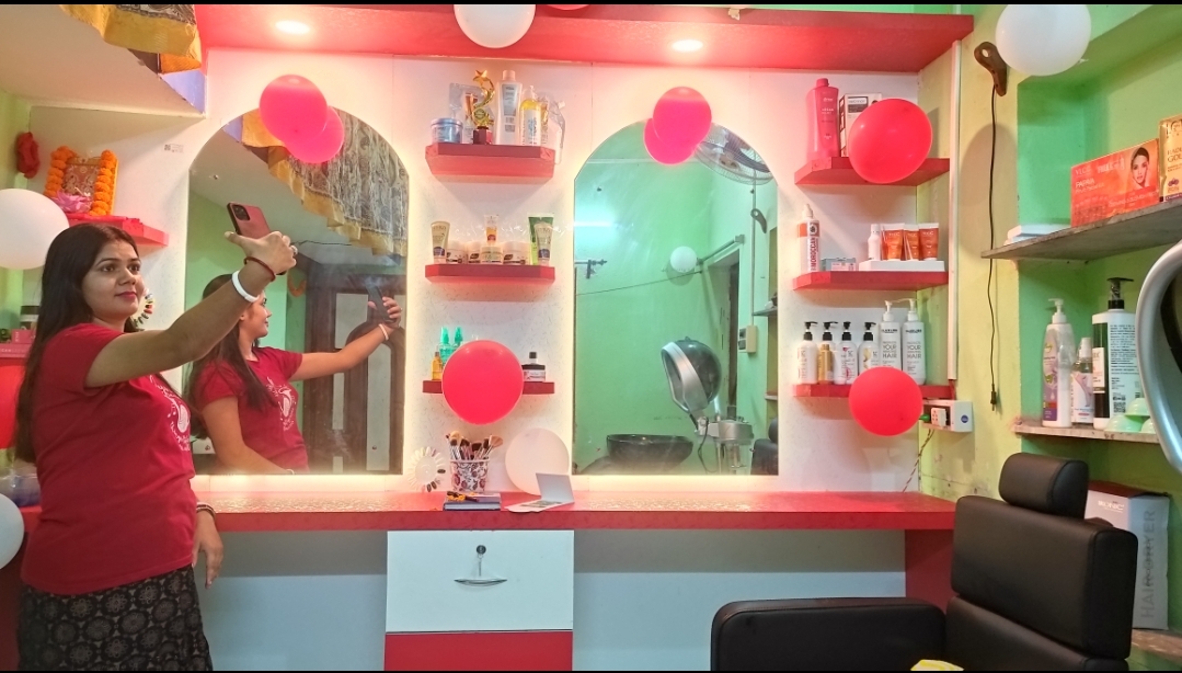 Shraboni's Makeover Beauty Parlor & Academy