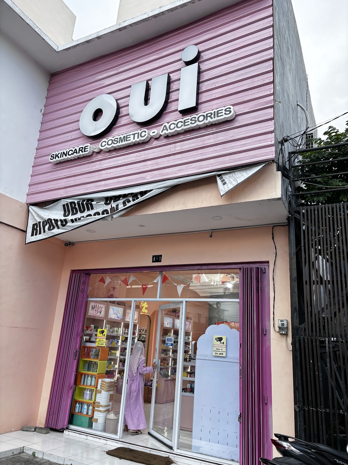 oui cosmetics