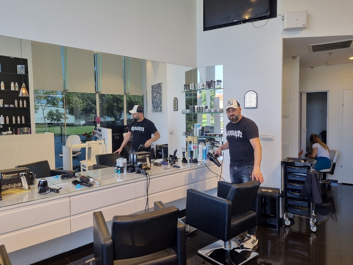 Miki Bar & Milana Bar Cosmetics Institute