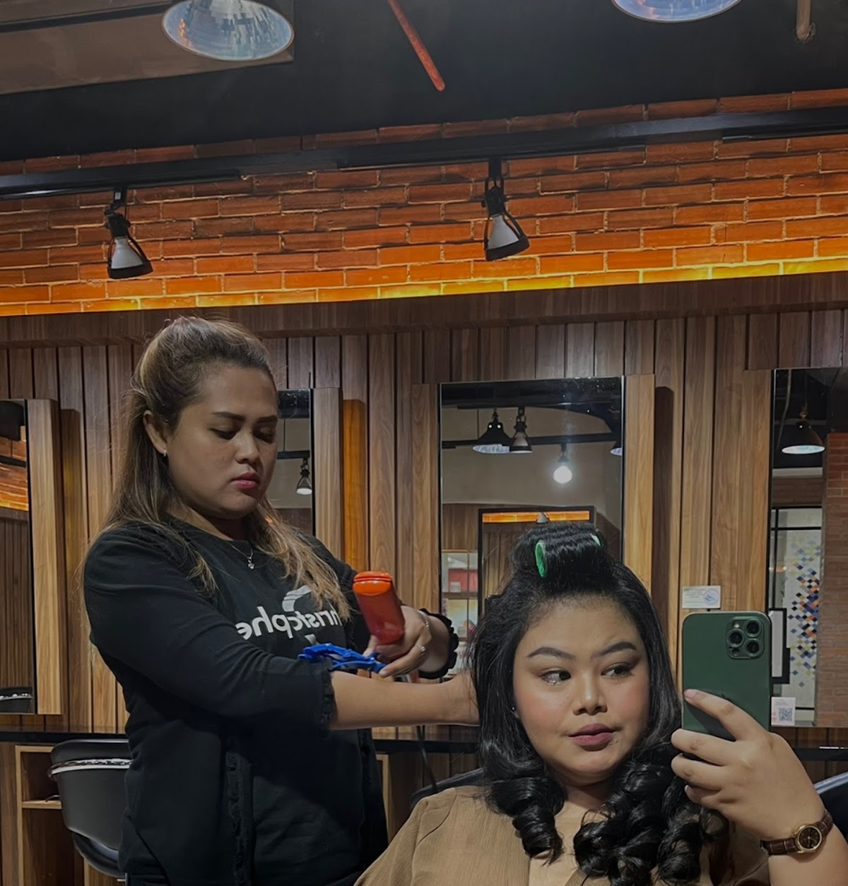Christopher Salon
