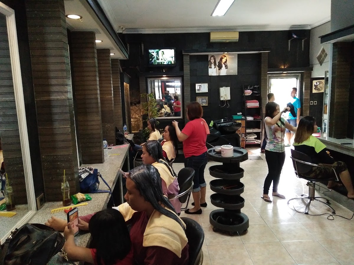 Professional Aria Salon