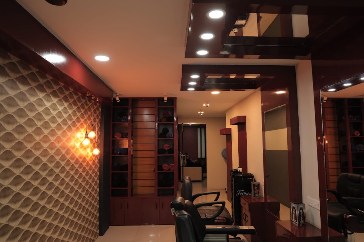 Reenz Unisex Salon & Spa
