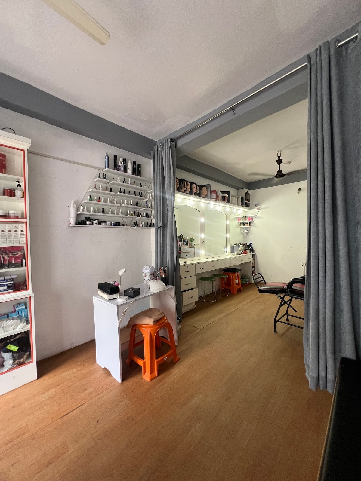 Melvi Makeup Studio & Parlour