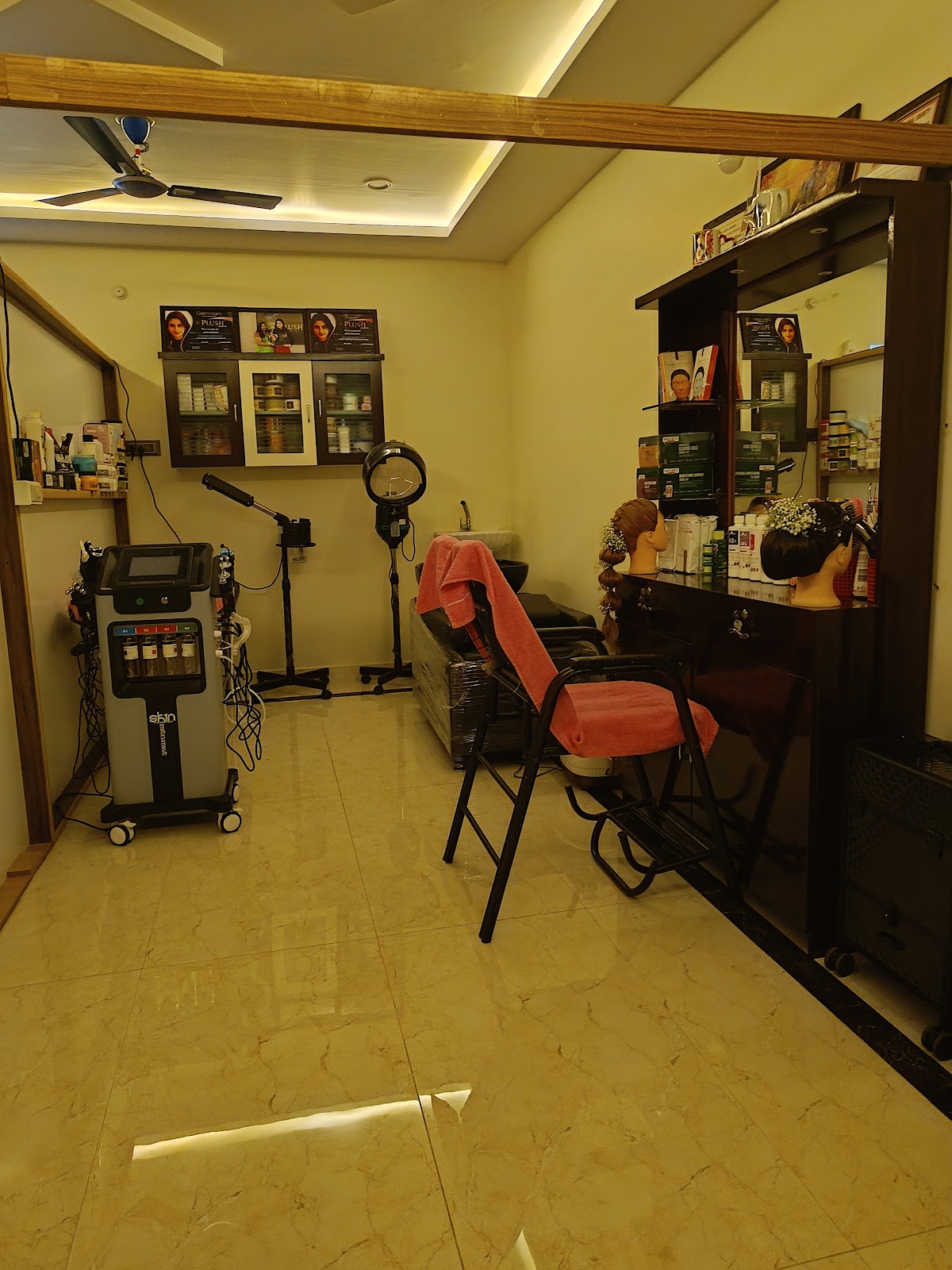 Sreeja Beauty Parlour & Professional Makeup Artist