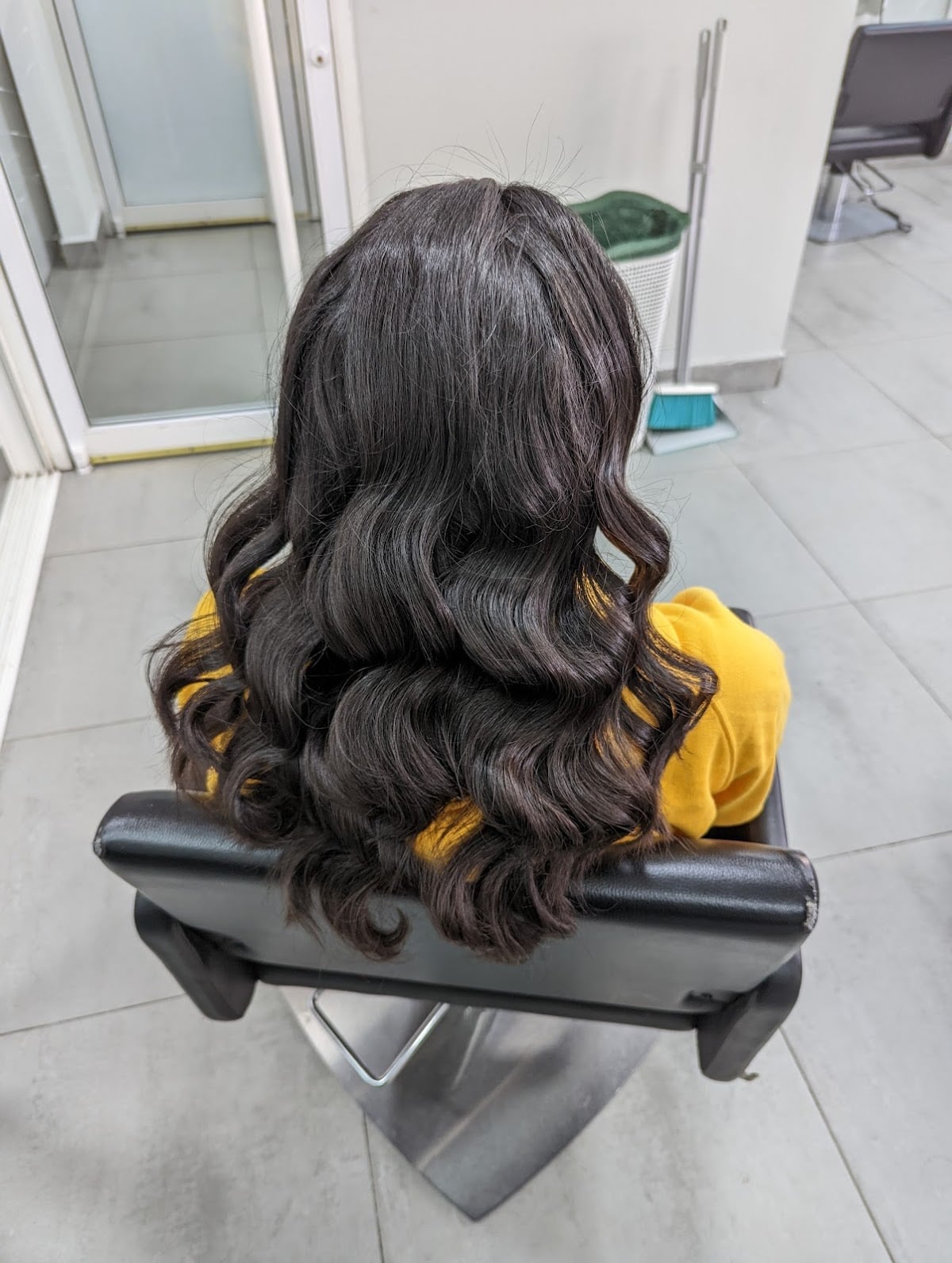 Salon Nuevo Estilo II