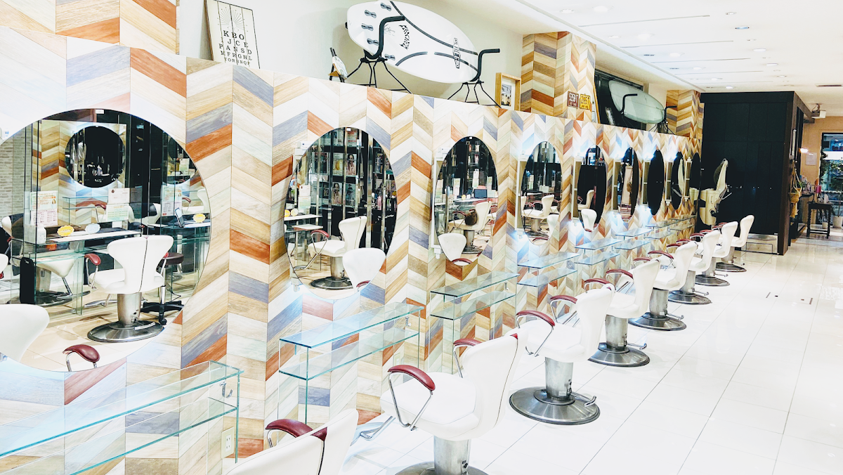 HAIR & MAKE EARTH Oitasentoporutaten