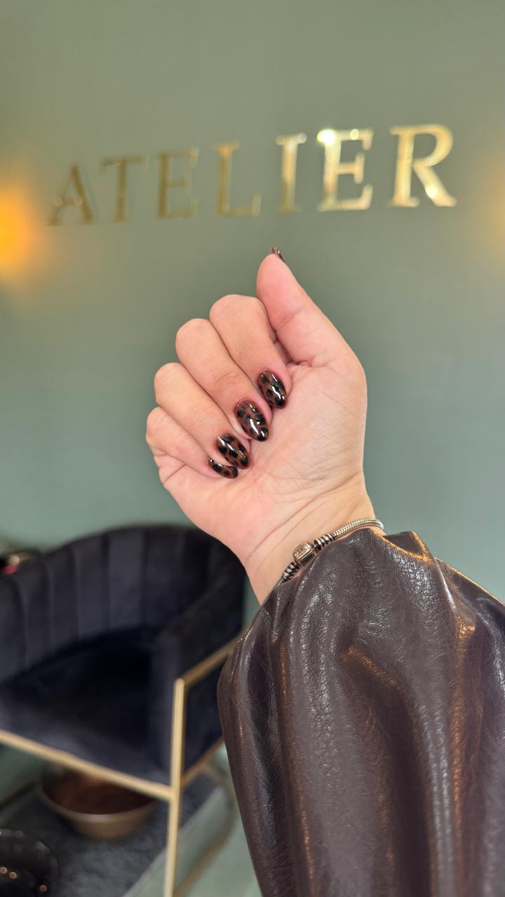 Unas Atelier Nails & Beauty Center