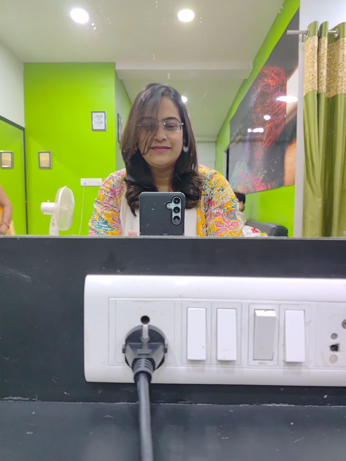 B Loungh1 Salon & Academy