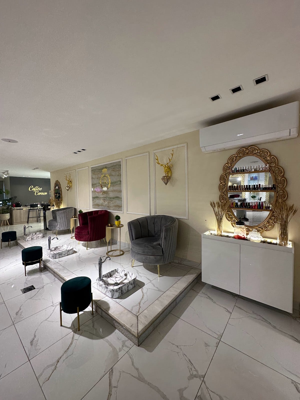 Rand Jado Beauty Lounge