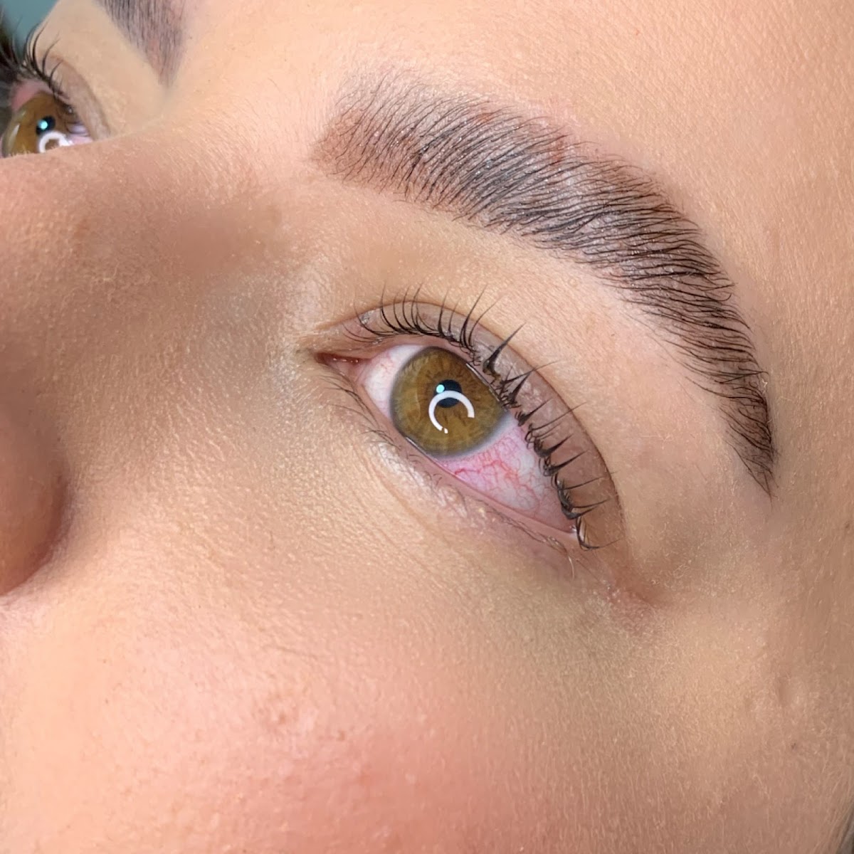 MR Beauty | Sobrancelhas, cílios & maquiagem