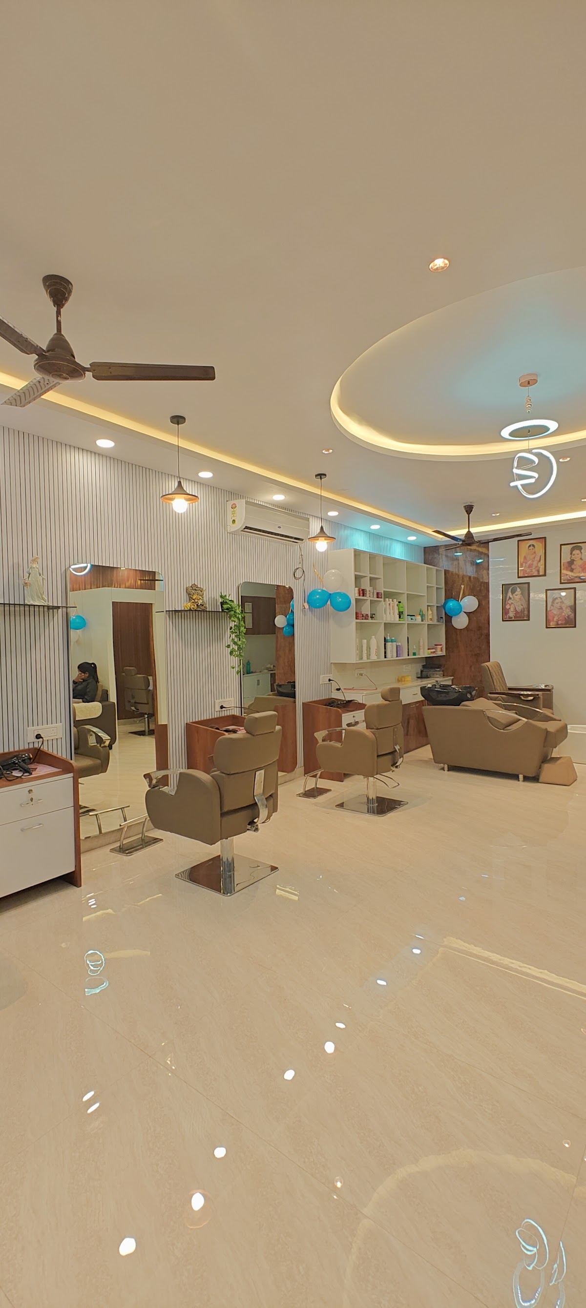 R. Makeover Studio