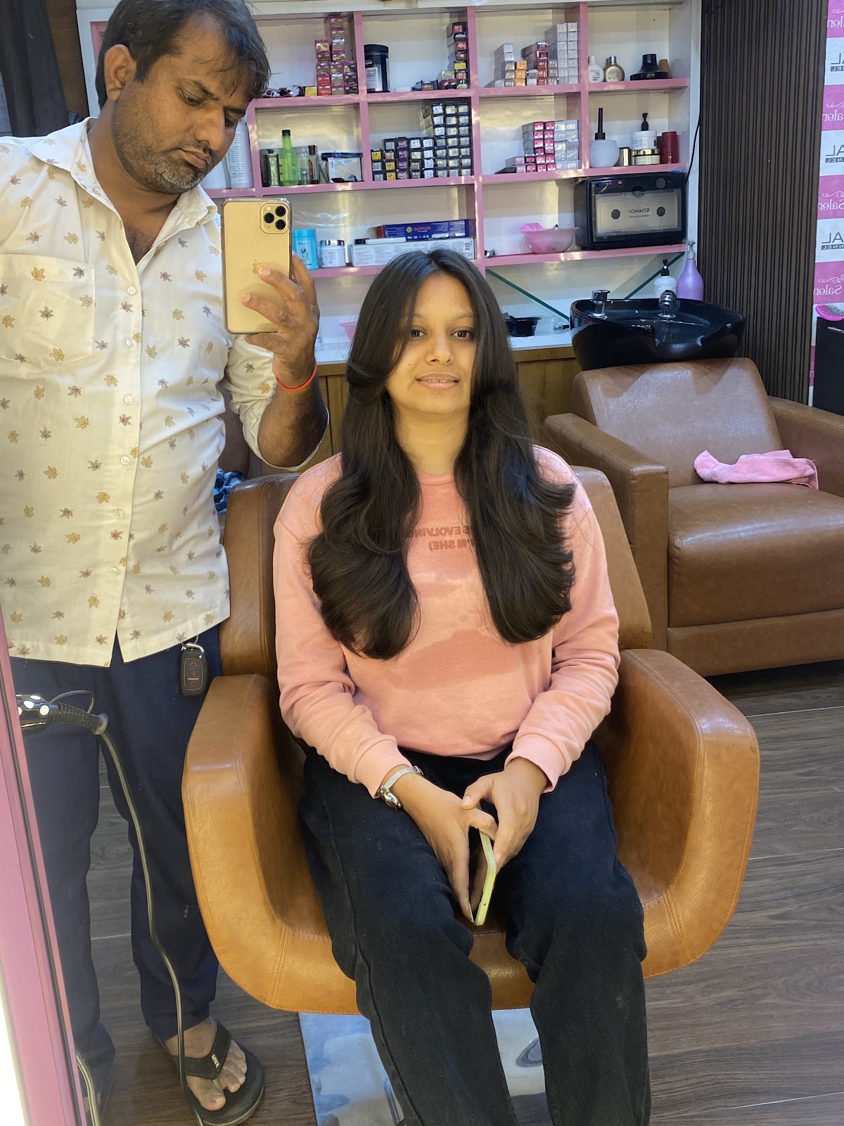 Woman's Salon - LOREAL Best Beauty Parlour, Makeup Artist, Hair Treatment, Salon