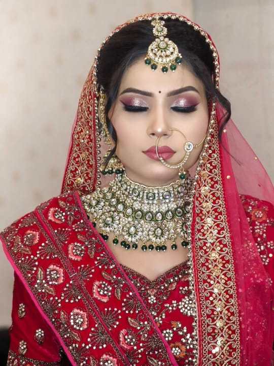 Arti Makeovers & Beauty Salon