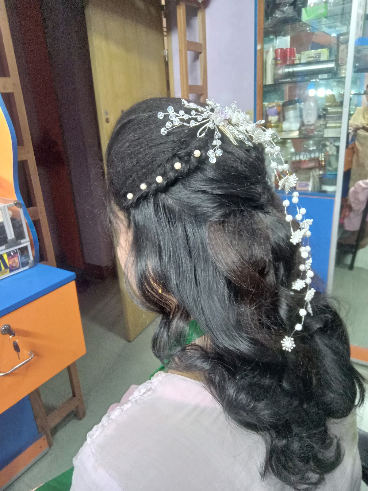 Old Star Beauty Parlor