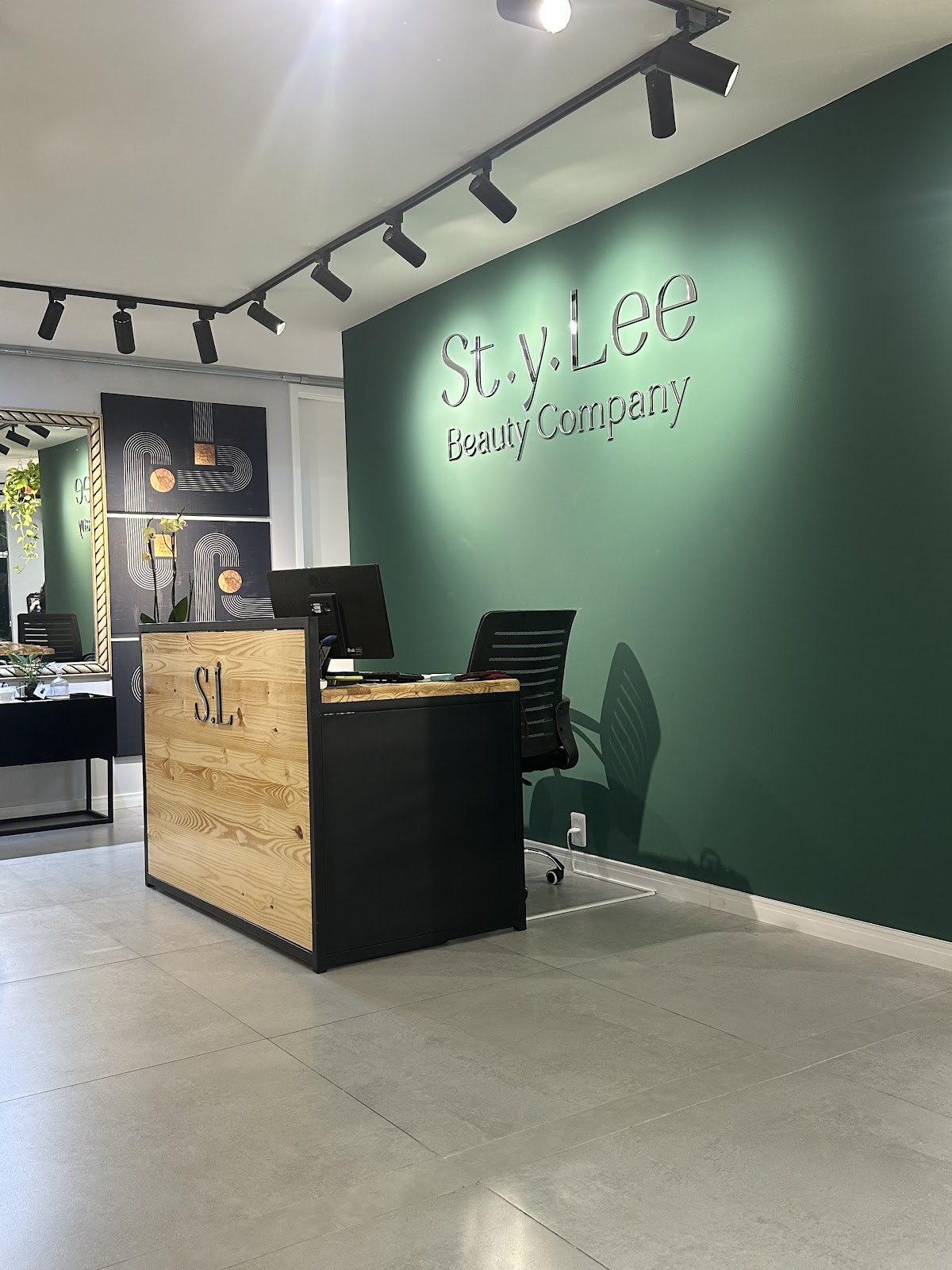 StyLee Beauty Company
