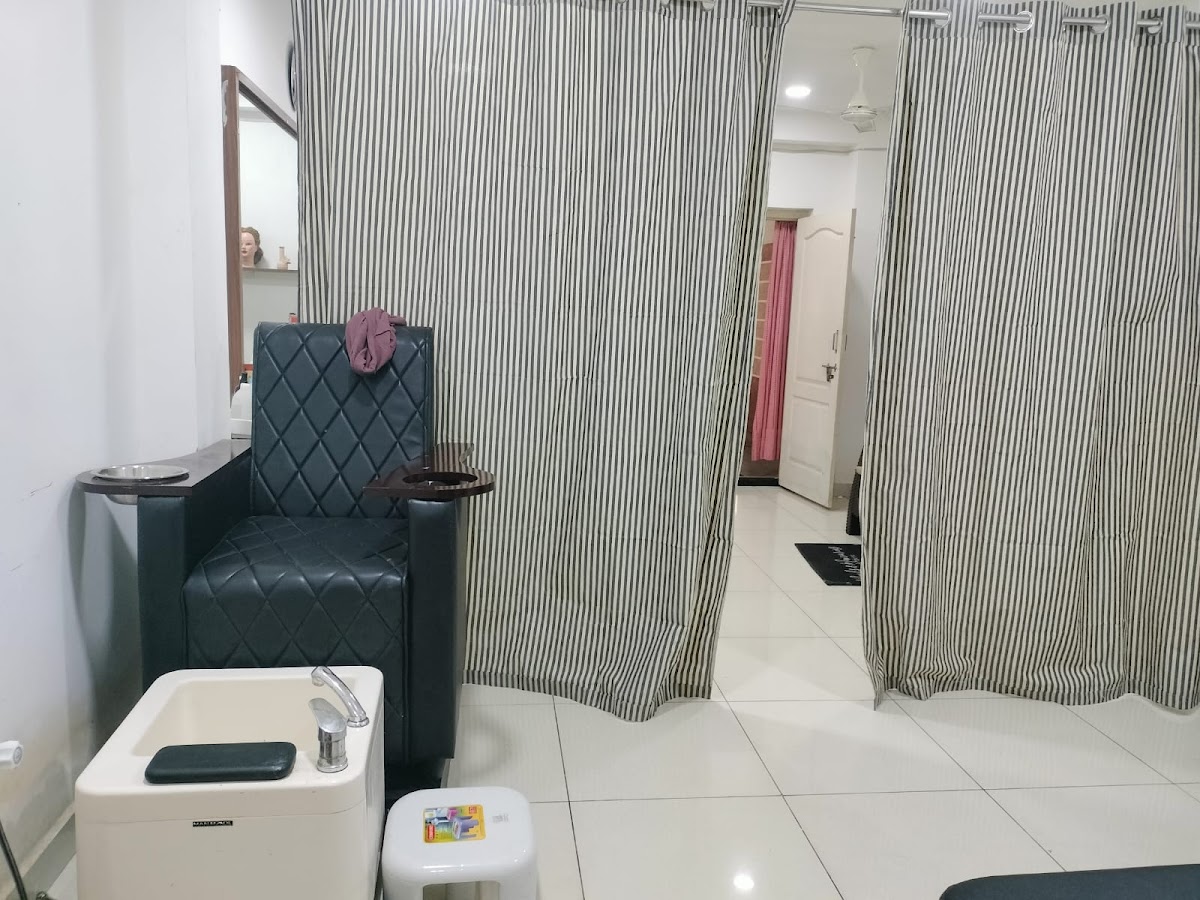 SS Makeup & Beauty Parlour