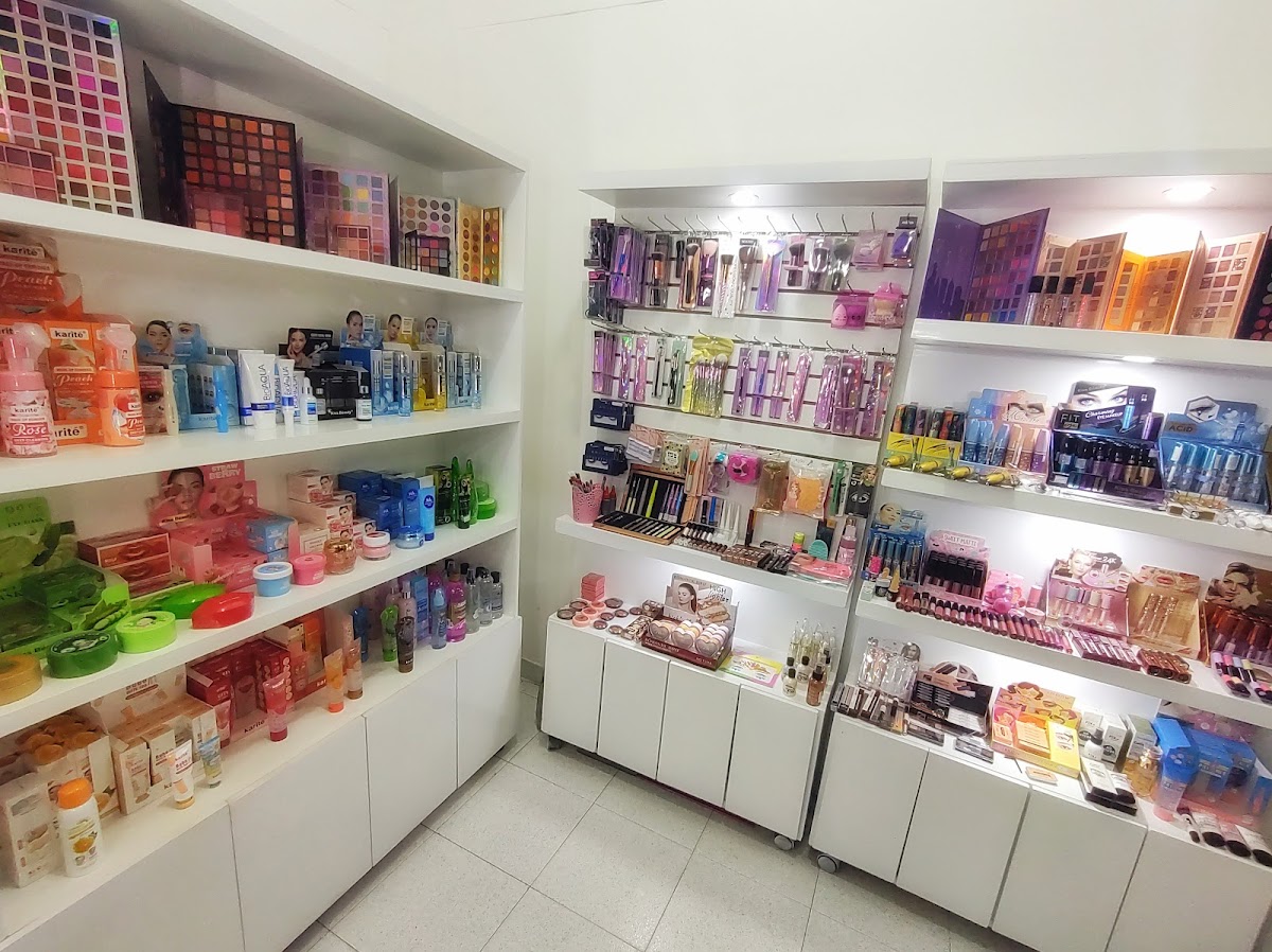 Vaidosa Maquillaje y Cuidado Facial y Capilar